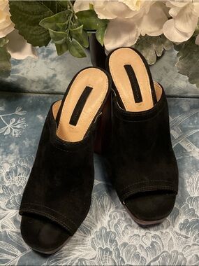 FRYE AND CO. Black Suede Open-Toe Mules